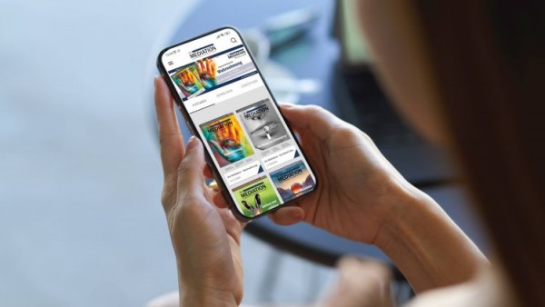2025_Die-Mediation-App_Handy-in-der-Hand_1-klein