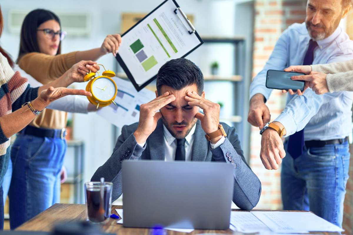 Stress im Büro vermeiden mit kleinen Veränderungen den Büroalltag stressfreier